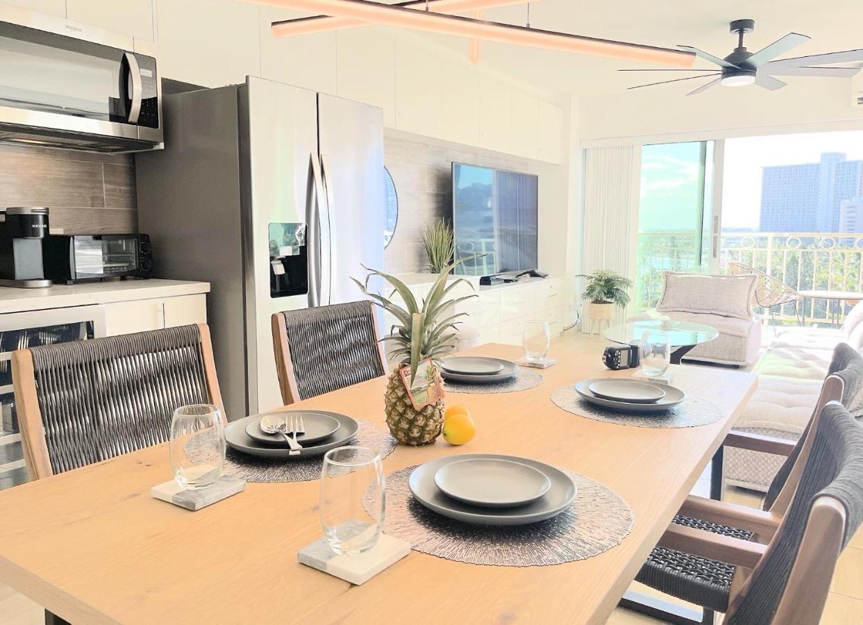 Waikiki Shore 1116 Beachfront Гонолулу Екстер'єр фото