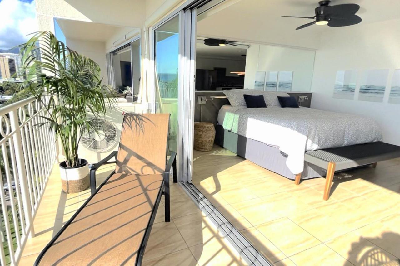 Waikiki Shore 1116 Beachfront Гонолулу Екстер'єр фото